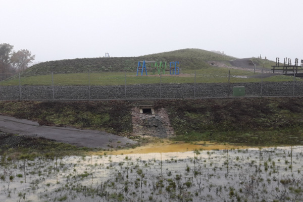 Sediment verfärbt Wasser bei Bassumer Utkiek gelb.